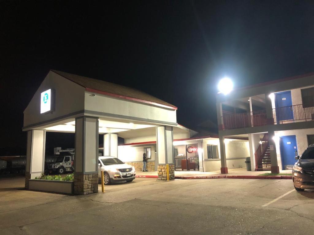 Executive Inn & Suites Beaumont Dış mekan fotoğraf